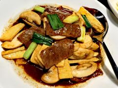 冬笋蘑菇炒雪花牛肉-荣轩(新荣记环球金融中心店)
