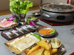 -围炉肉舍•炭烤活鳗•丹东海鲜烤肉(步行街店)