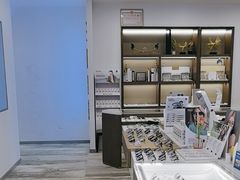 -三目眼镜·蔡司视觉合作店(青浦宝龙店)