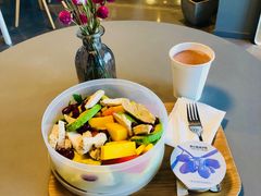 鰐梨雞肉搖滾沙拉-dotcom coffee古点咖啡(致真大厦店)