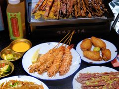 -何妹湿辣牛肉·粤式烧烤砂煲(桂雅路店)