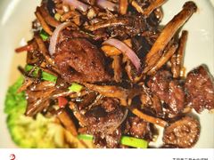 -八府香鸭·啫啫煲(华山路店)