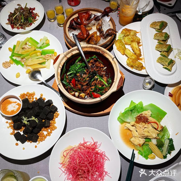 是在广州吃过最好吃的乳鸽，儿子很爱乳鸽，这次真的过瘾了