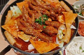 Chicken Feet and Rice Noodle Hot Pot
