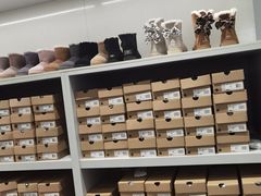 -UGG(燕莎奥特莱斯购物中心店)