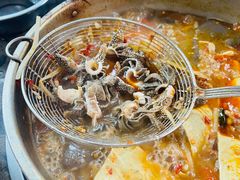 -黄利砖万峰林布依特色酸笋牛肉馆