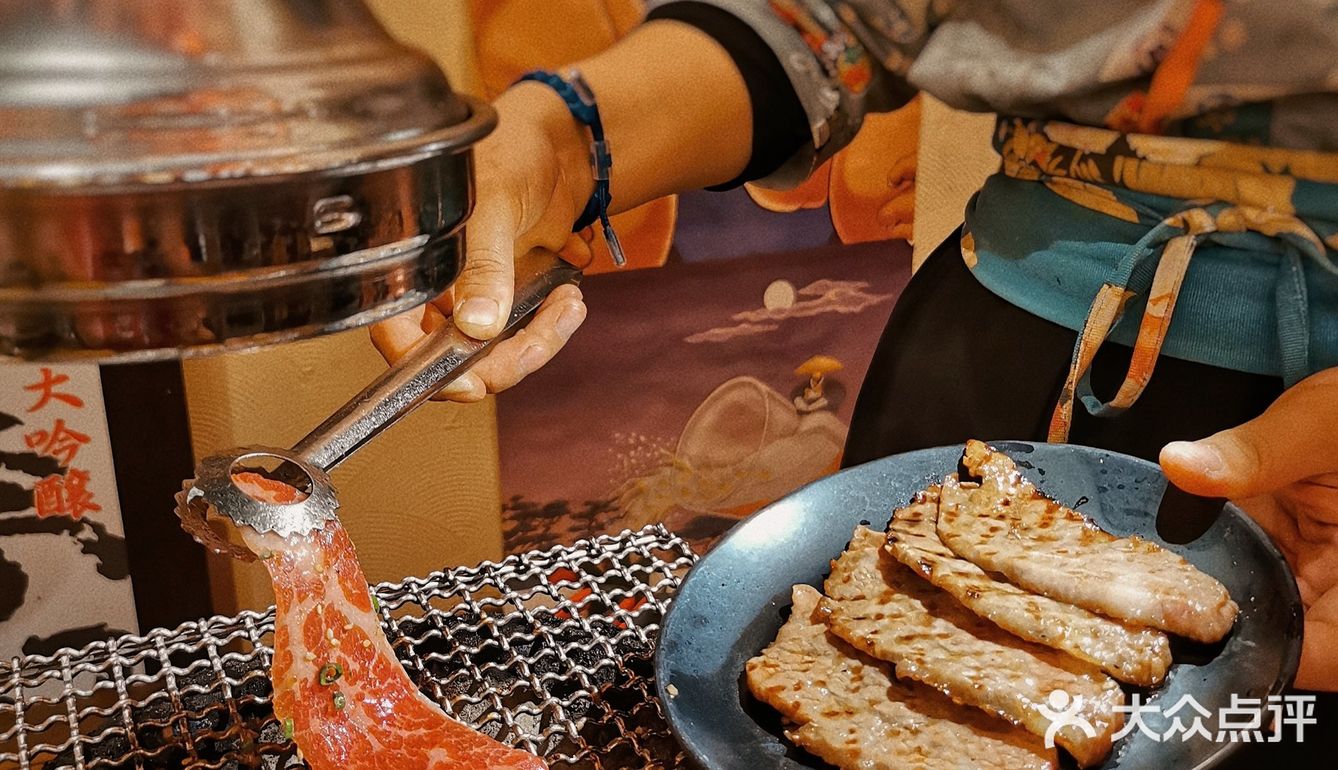 人均百元的日式烤肉工作日晚上居然还打折！赶紧get！