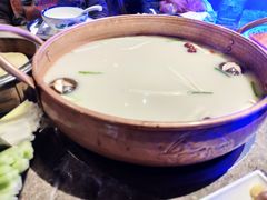 -三人行骨头王火锅(长寿店)