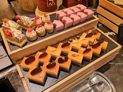 -广州万富希尔顿酒店·感趣自助餐厅·金秋蟹宴生蚝海鲜刺身烧烤