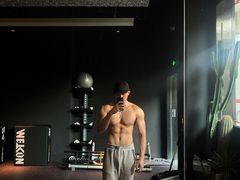 -TOP健身私教工作室(侨香店)