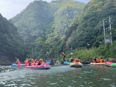 -安吉龙王山峡谷漂流