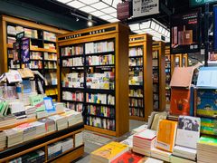 -西西弗书店&矢量咖啡(凯德晶萃广场店)