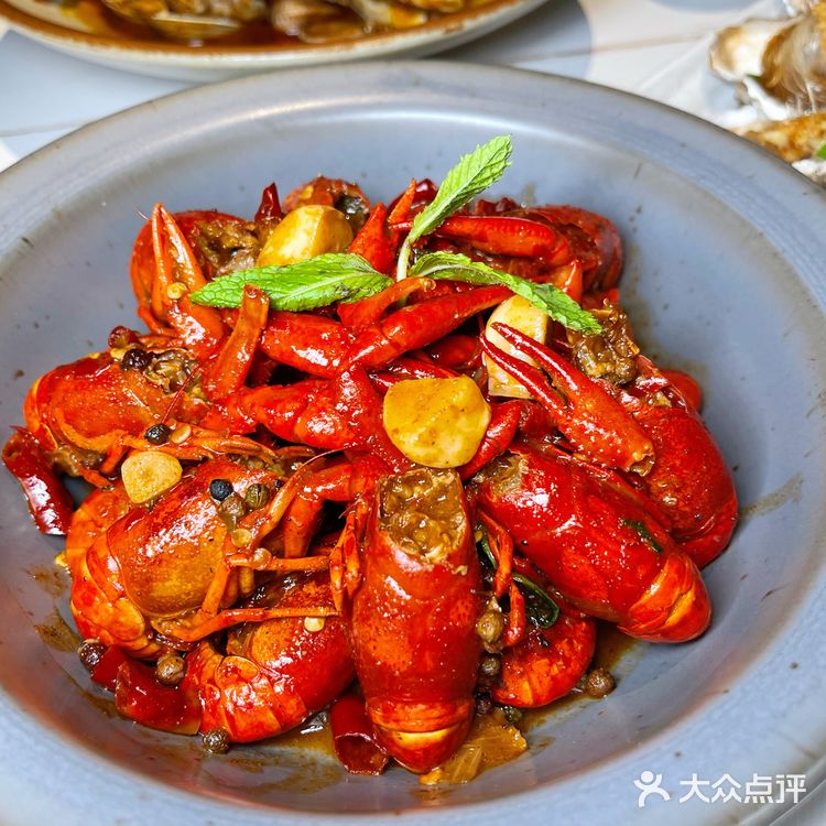 郑州探店｜打卡郑州最美的顶楼露天餐厅✨