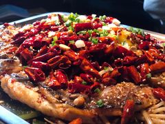 -鸣记脆皮烤鱼·海鲜烤鱼(三八广场店)
