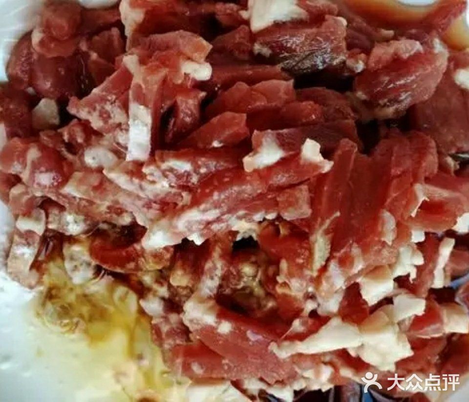 牛肉很少自己炒吧，今天推荐一道小炒牛肉丝，好吃营养高