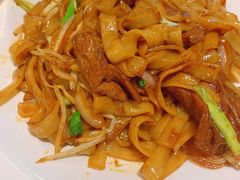 招牌干炒牛河-粤新茶餐厅(江北万达广场店)