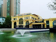 -亮马河大厦停车场