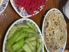 -老天桥酱肉烧饼夹肘子(天桥店)