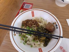 -顺溜·手工刀削面·黑金店(铜锣湾店)