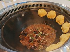 -哈尔滨烧烤·山河村铁锅炖(交大店)