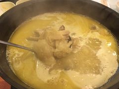 -鲜入围煮花胶鸡海鲜火锅