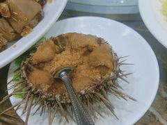 生吃海胆-海味当家·蒸锅海鲜(中山广场创始店)