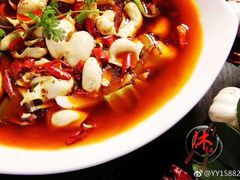 -休记光头香辣蟹干锅(绵竹店)