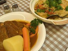 烩牛脷-船屋葡国餐厅