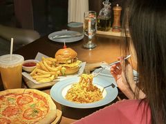 -卡普里披萨·牛扒·下午茶