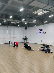 -防空洞舞蹈·瑜伽