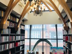 -钟书阁(松江泰晤士小镇店)