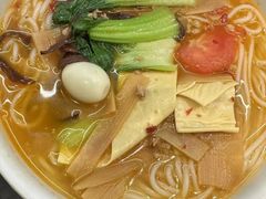 -蒙自源米线大王(东站店)