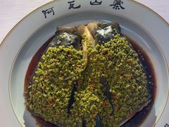 -阿瓦山寨·湘菜现炒·剁椒鱼头王(咸阳总店)