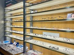 -优医视平价眼镜蔡司依视路折扣工厂店(德胜门店)