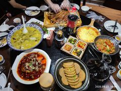 -东口码头·烧鸽子·鱼头泡饼·地方菜(金鹰悦城店)