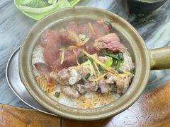 腊味拼排骨饭-荣记煲仔饭(高庙路店)
