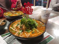招牌炸酱小锅米线-肥汁米蘭香港米线(宁波路总店)