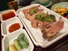 小份的手抓羊肉。-东方亚克西餐厅(西康路店)