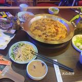 那就两顿。4、能一起吃火锅的人，一定是一个世界的人