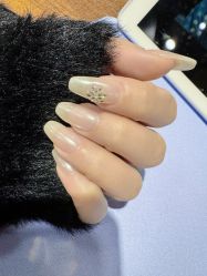 -蜜丝卡伦美甲美睫半永久