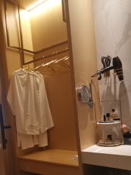 -香港倾城国际·美容美体中心