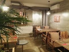 大堂-HIGH FIVE哈福手工汉堡(桂林路店)