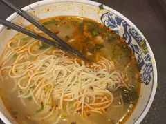 招牌骨汤牛肉面-西部马华清真兰州牛肉面·烧烤夜市(三里河店)