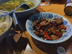 -头上红煨盐鸡·非遗院子餐厅
