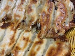 -阿洪锅贴王(小吃城店)