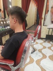 -东方先生国潮男士理发馆
