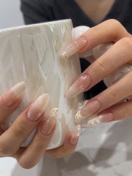 -雅洁美甲美睫