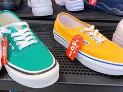 -伯肯黑德角名品折扣购物中心