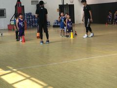 -呈康体育青少年篮球培训班(虹口店)
