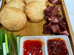 小饼炭烧肉-龙香居海鲜家常菜饭店·特色驴肉·古城浑锅